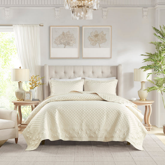 Versailles Ivory Collection