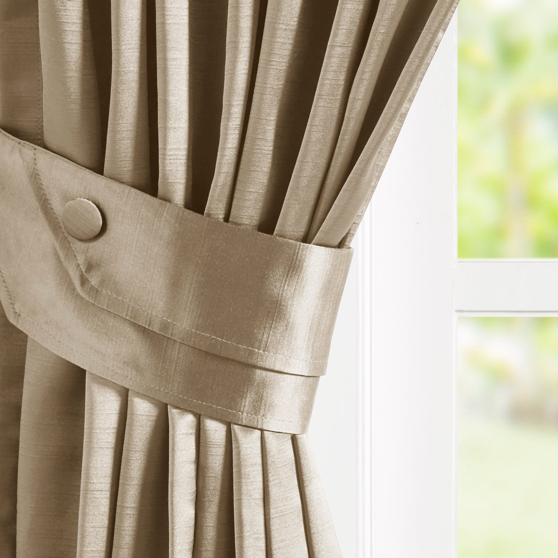 Croscill Classics Pleat Curtain Panel with Tieback (Single)