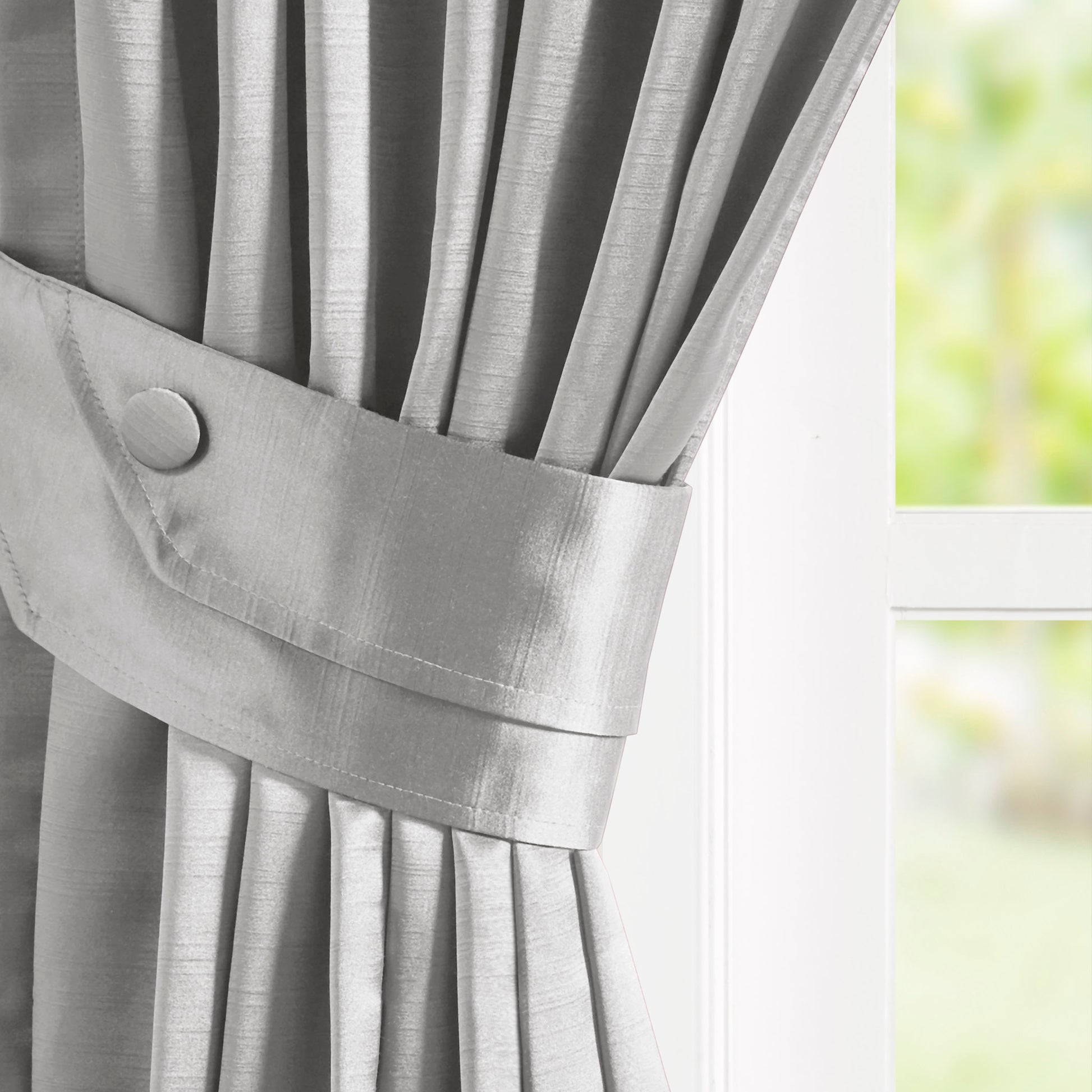 Croscill Classics Pleat Curtain Panel with Tieback (Single)